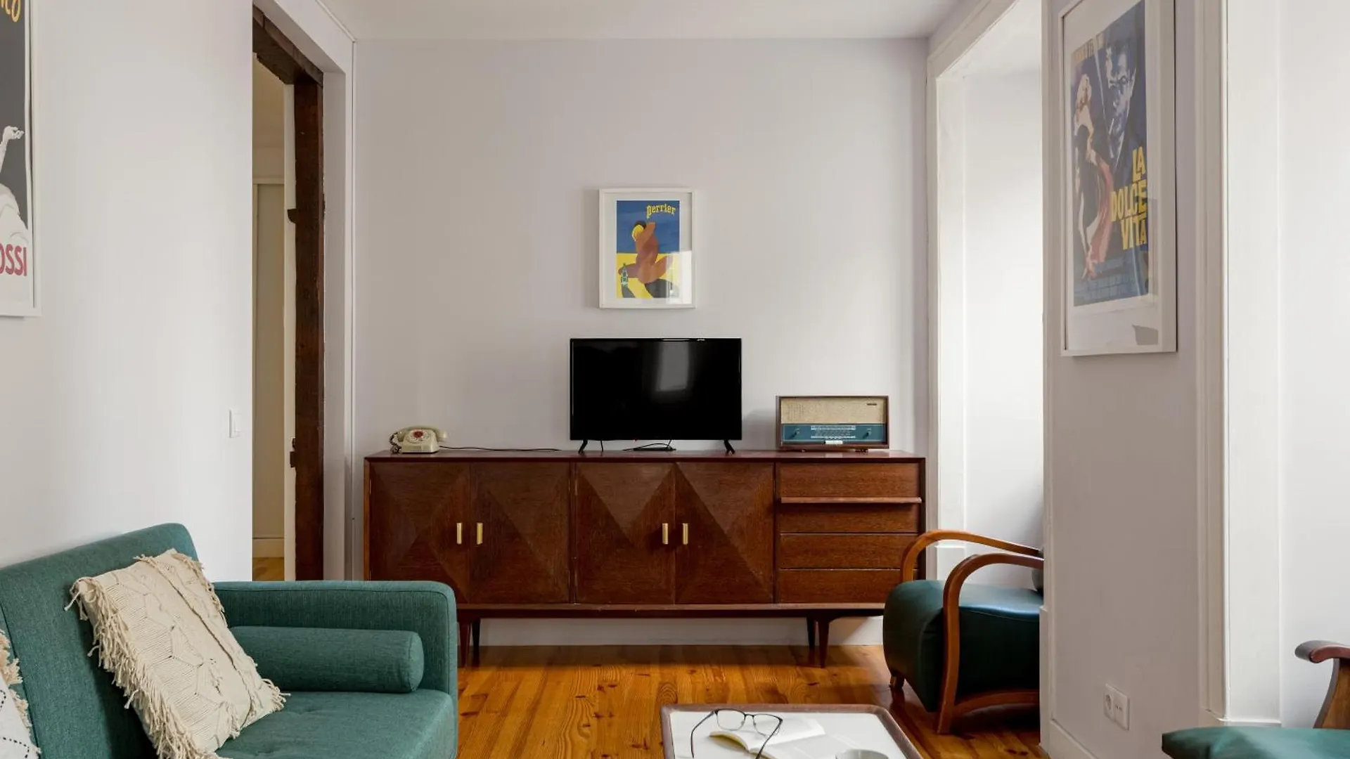 Joivy Inviting Flat Next To Carmo Convent Apartment Lisbon